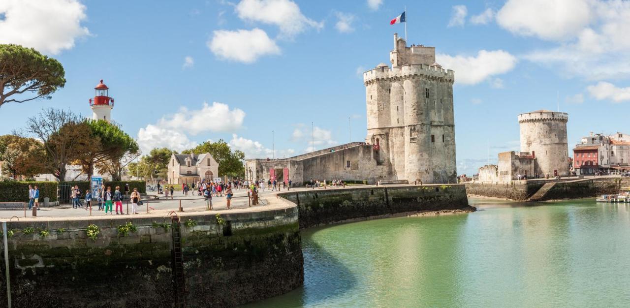 Charmant Cocon Iode Cosy Equipe, Baigne De Lumiere, Situe Au Coeur De La Rochelle A 1Min A Pied Du Marche Central Avec Tv Et Wifi Exterior photo