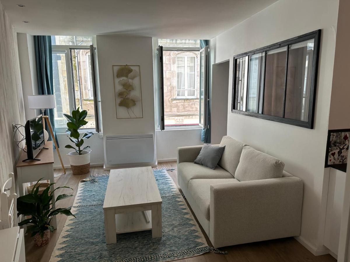 Charmant Cocon Iode Cosy Equipe, Baigne De Lumiere, Situe Au Coeur De La Rochelle A 1Min A Pied Du Marche Central Avec Tv Et Wifi Exterior photo