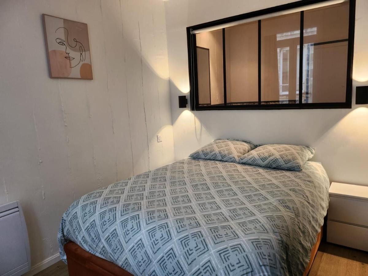 Charmant Cocon Iode Cosy Equipe, Baigne De Lumiere, Situe Au Coeur De La Rochelle A 1Min A Pied Du Marche Central Avec Tv Et Wifi Exterior photo